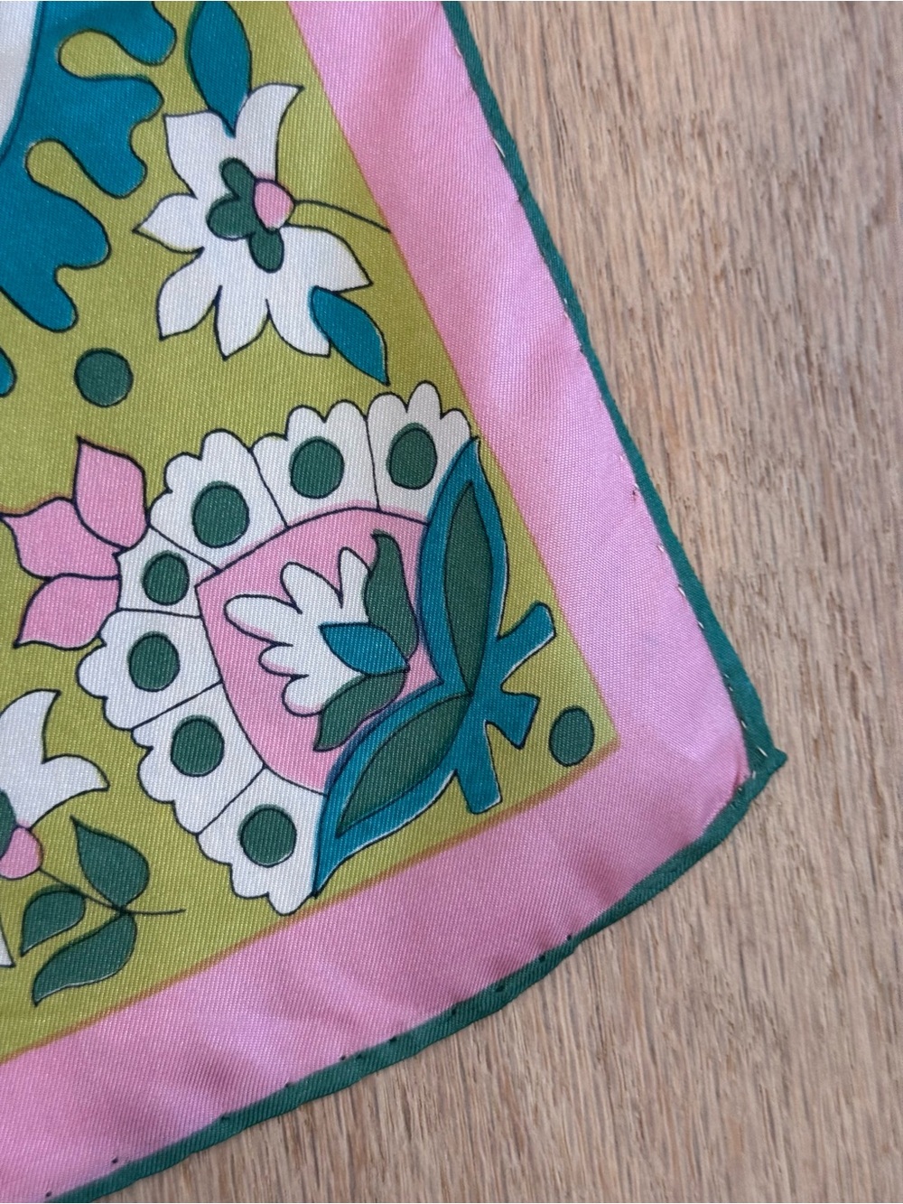 Vera Neumann Silk Blend Retro Vintage Pink Green Paisley Long Scarf 80s - Picture 6 of 12